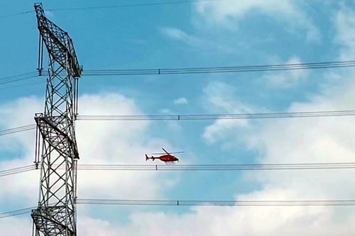 江西：特高压建成 直升机开展验收作业