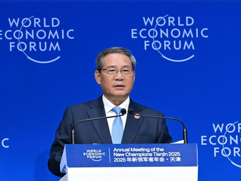 李强出席2025年夏季达沃斯论坛开幕式并致辞