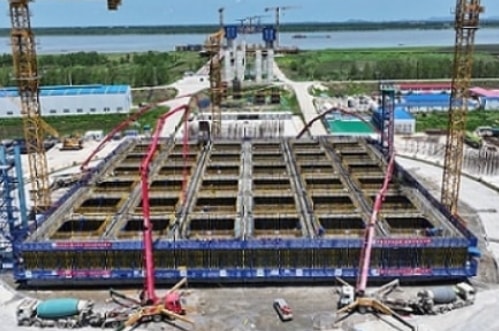 公路工程世界第一大沉井第五节接高混凝土浇筑完成​