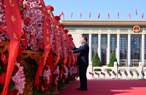 习近平等党和国家领导人出席烈士纪念日向人民英雄敬献花篮仪式