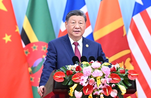 习近平出席全球妇女峰会开幕式并发表主旨讲话