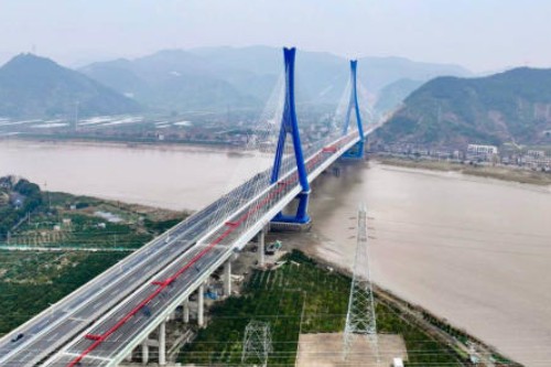 浙江甬台温高速改扩建工程灵江特大桥顺利通车​